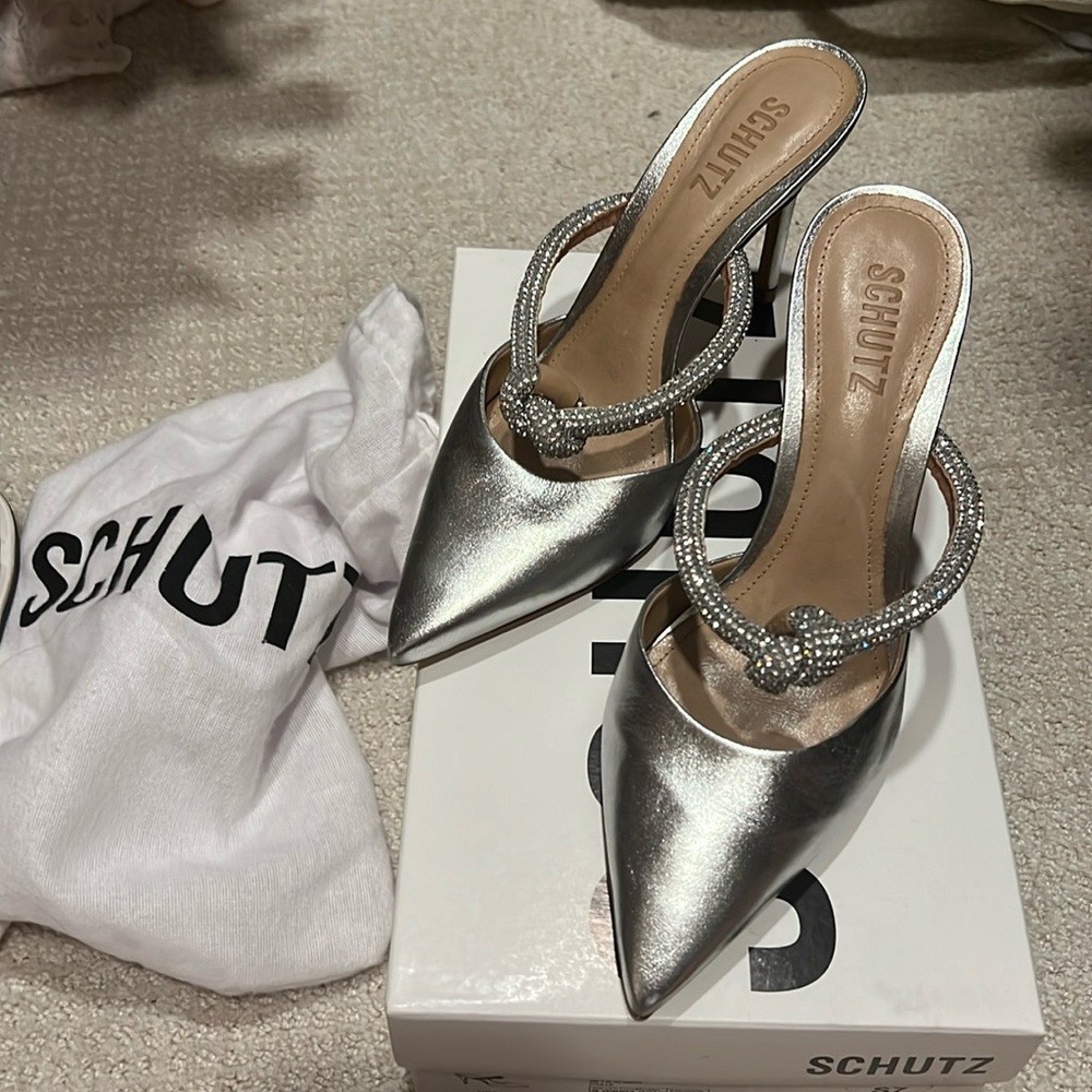 Schutz Silver Mule Pump Sz 6B